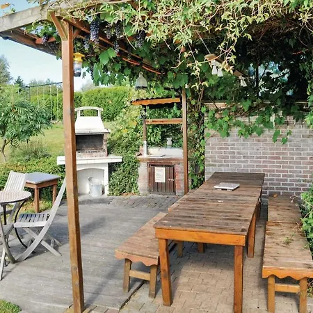 Amazing In Leuze With 4 Bedrooms, Private Swimming Pool And Outdoor Swimming Pool Ferienhaus Somme-Leuze