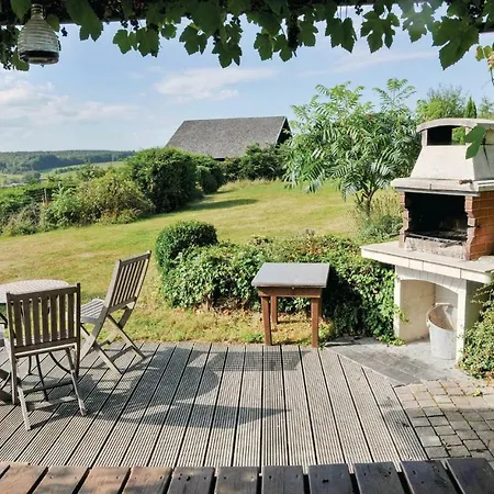 Ferienhaus Amazing In Leuze With 4 Bedrooms, Private Swimming Pool And Outdoor Swimming Pool Somme-Leuze